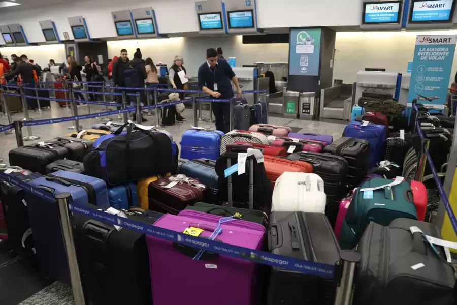 El paro de los controladores de vuelos complicar� a los pasajeros. (Foto archivo web)