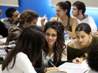 El 75% de los encuestados siente que no van a estar bien preparados para enfrentar el mundo una vez que lleguen a la adultez.