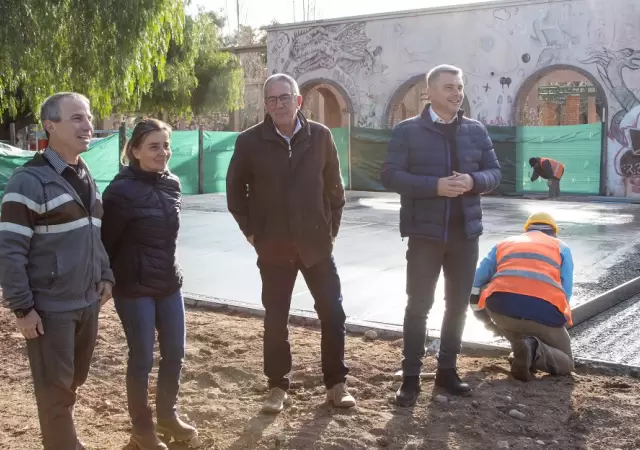 El intendente Diego Costarelli junto con el subsecretario de Deportes de la provincia, Federico Chiapetta.