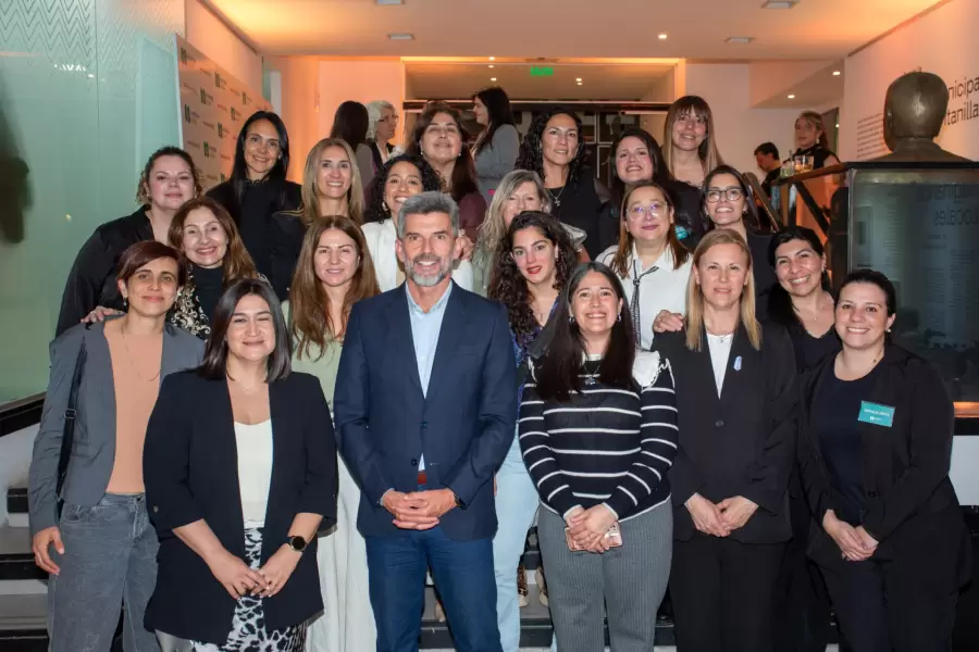 Cada galardonada recibi� una estatuilla, un incentivo de 1 mill�n de pesos, y un voucher de una empresa de transporte.