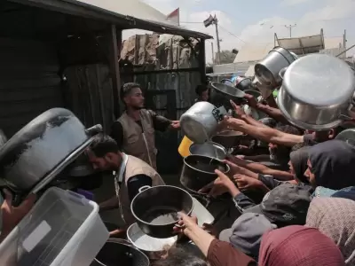 La situaci�n de falta de alimentos se extiende de forma imparable a lo largo y ancho del enclave.