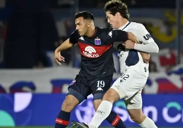 Tigre e Independiente se midieron en Victoria.
