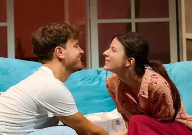 Gimena Accardi y Andr�s Gil en la obra que protagoniza/ Fuente: Web