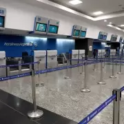Controladores aéreos extienden las medidas y complican los vuelos en Argentina