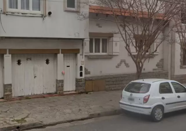 La vivienda que habitaban los dos hermanos muertos. (Foto: web)