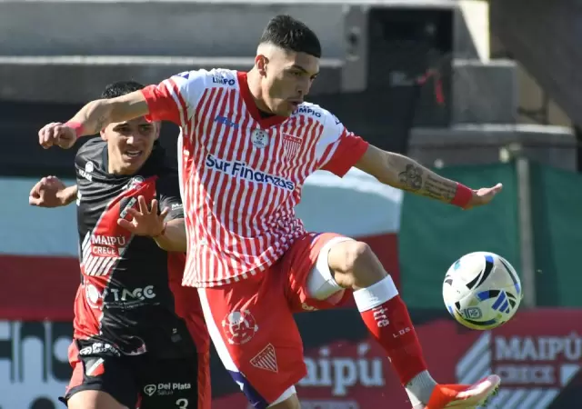 Maip� empat� con Los Andes.