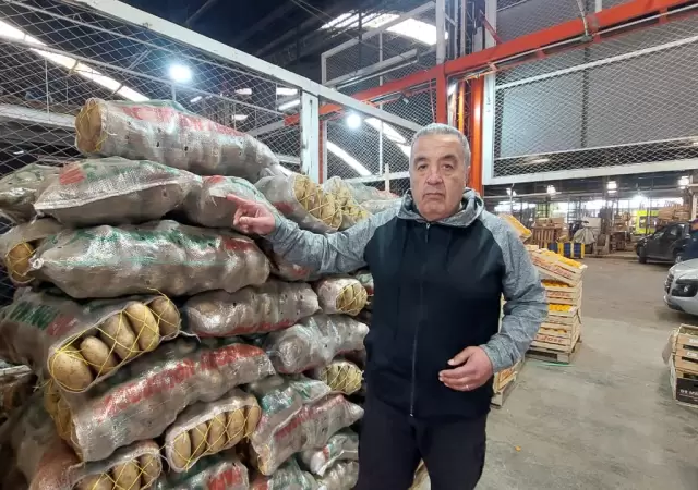 El titular de la Uni�n Frutihort�cola Argentina, Omar Carrasco, describi� la situaci�n del sector comercial y productivo agr�cola.
