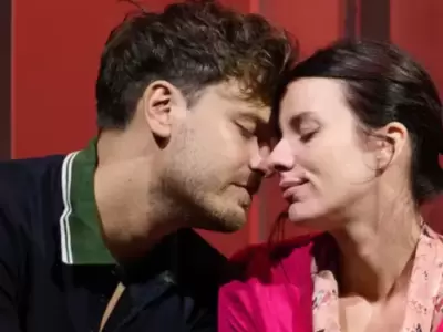 Apenas firmado el divorcio, Accardi y Gil viajaron a Bah�a Blanca por las funciones que tienen estipuladas con su obra teatral En otras palabras.
