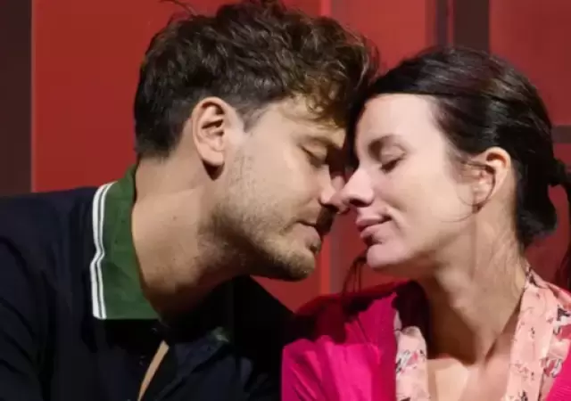 Apenas firmado el divorcio, Accardi y Gil viajaron a Bah�a Blanca por las funciones que tienen estipuladas con su obra teatral En otras palabras.