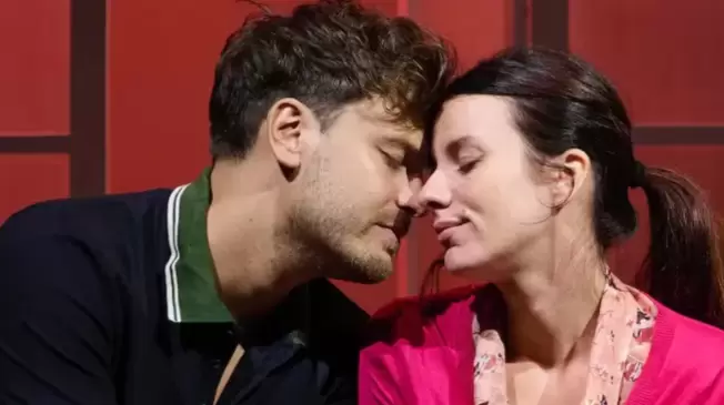 Apenas firmado el divorcio, Accardi y Gil viajaron a Bahía Blanca por las funciones que tienen estipuladas con su obra teatral En otras palabras.