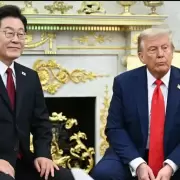 El mandatario de Corea del Sur visitó a Trump y le pidió que juegue al golf con Kim Jong-un