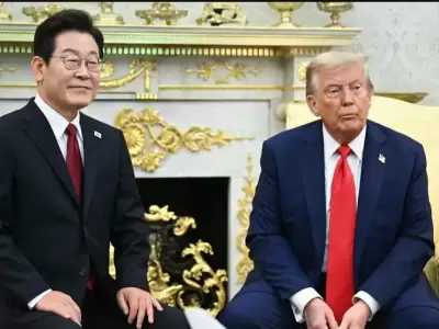 El l�der surcoreano elogi� efusivamente al magnate y le pidi� una pol�tica de distensi�n con Pyongyang.