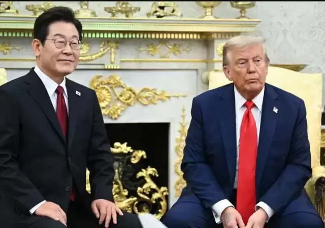 El l�der surcoreano elogi� efusivamente al magnate y le pidi� una pol�tica de distensi�n con Pyongyang.