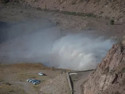 Limpieza en el dique Potrerillos.