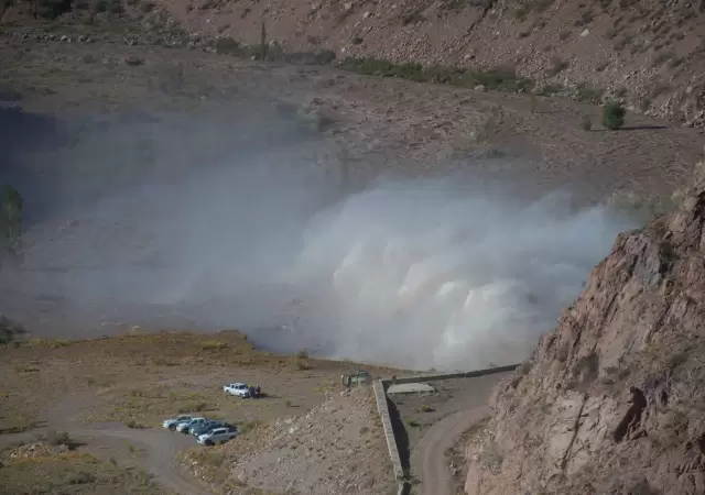 Limpieza en el dique Potrerillos.