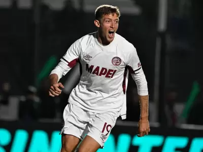 El goleador de Lan�s, Rodrigo Castillo