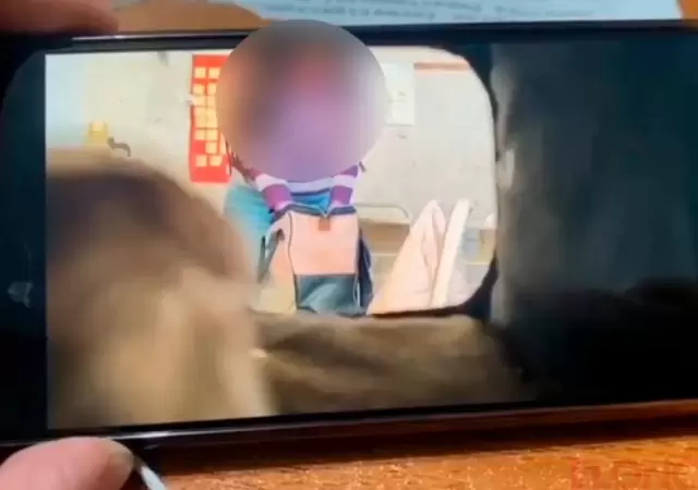 La pillaron robando: as descubrieron a su profesora revisando bolsos