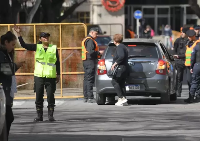 Los operativos policiales se extendieron por todo el territorio provincial.
