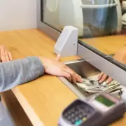 En Argentina, las mujeres est�n m�s bancarizadas que los hombres