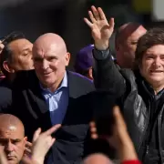 Confirman que hay un detenido por los piedrazos a Milei en Lomas de Zamora