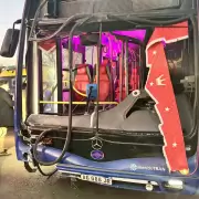 Choque de colectivo en el Acceso Sur caus� p�nico y varios lesionados