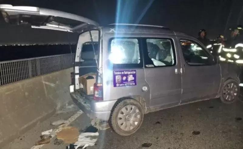 El utilitario que particip� en el incidente vial. (Foto: gentileza Cr�nica)