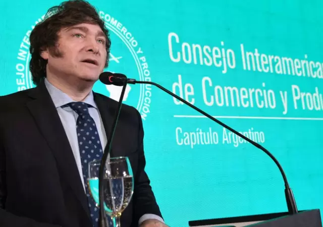 Milei en uno de sus discursos anteriores ante empresarios. (Foto: archivo web)