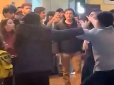 Violencia en la UBA: las brutales im�genes del choque entre libertarios y peronistas