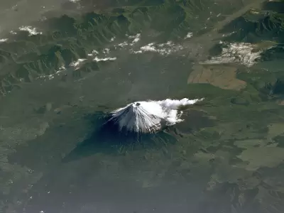 Vista a�rea del Monte Fujisan, m�s conocido como Fujiyama.