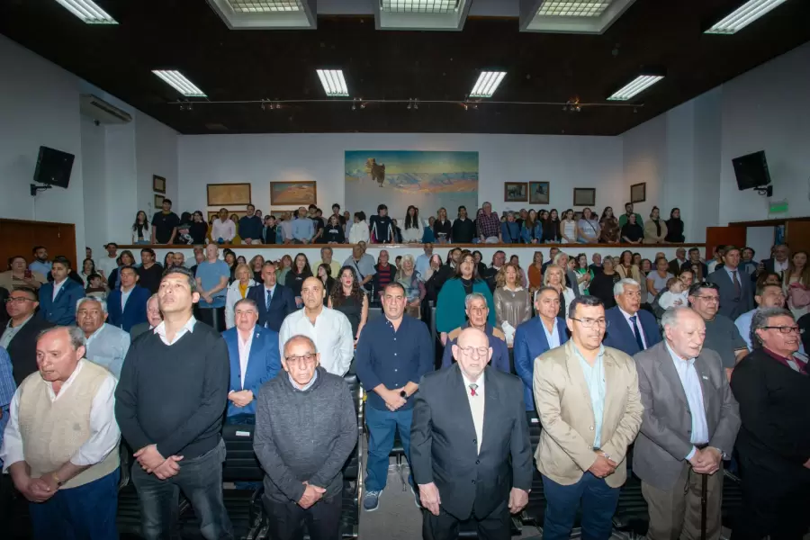 Himno Nacional Argentino, y el Himno a San Mart�n.