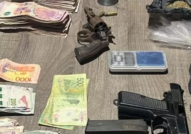 Algunos de los elementos secuestrados en los procedimientos. (Foto: Ministerio de Seguridad y Justicia)