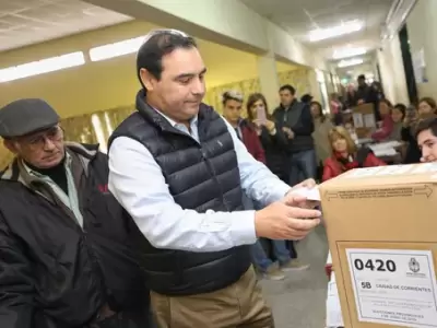 Vota el gobernador saliente, Gustavo Vald�s        /