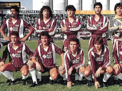 Ariel Gustavo Orellano, el cuarto de los jugadores de arriba