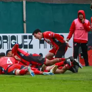 El Deportivo Maip� le puso calor a la fr�a tarde y baj� al l�der Deportivo Madryn