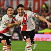 River Plate derrot� a San Mart�n de San Juan y sigue como l�der de las dos tablas