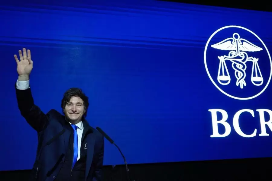 "Haber liberado parcialmente el cepo en abril, antes de una elecci�n en Argentina, y sin reservas, fue muy arriesgado" (S. Menescaldi).
