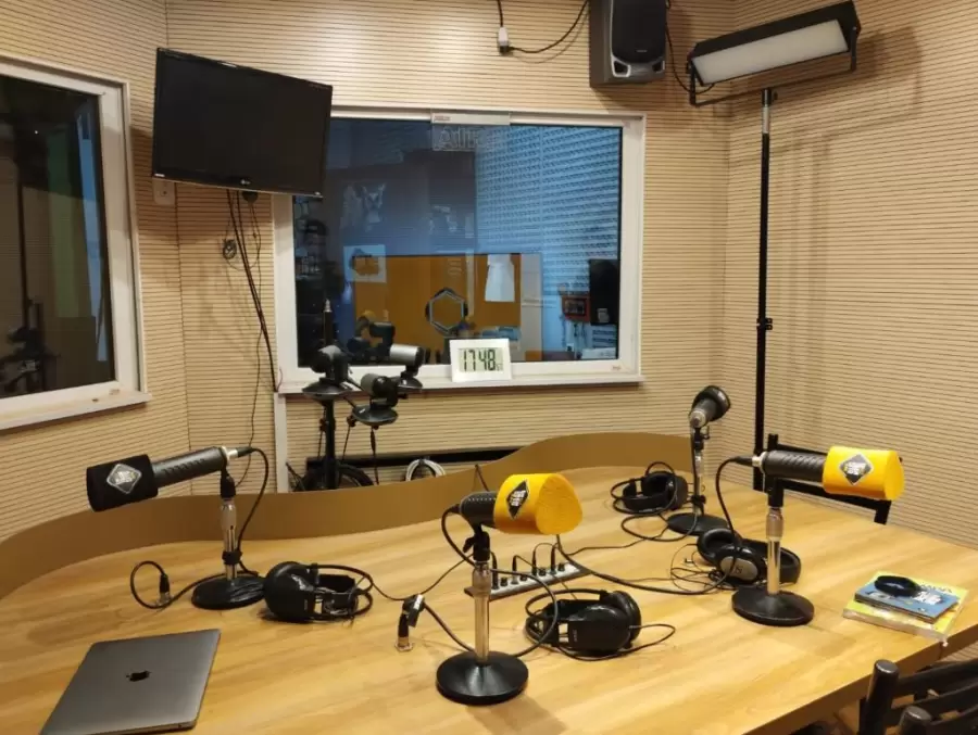 La libertad de expresi�n tambi�n comprende la radio