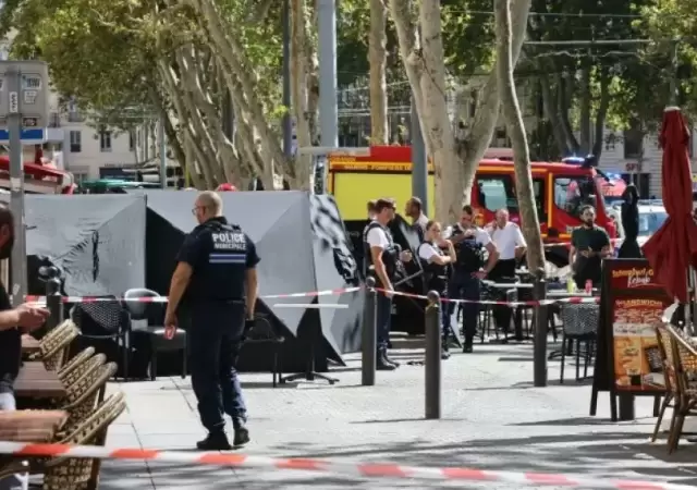 Un joven tunecino empez� su vor�gine de locura en un hotel y continu� por las calles de la tur�stica ciudad.