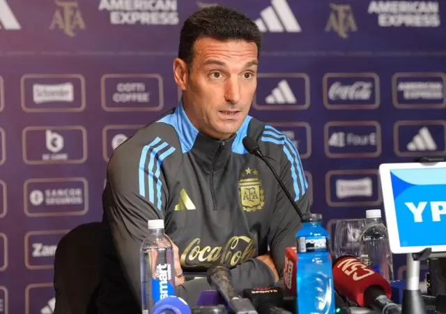 La emoci�n de Scaloni.