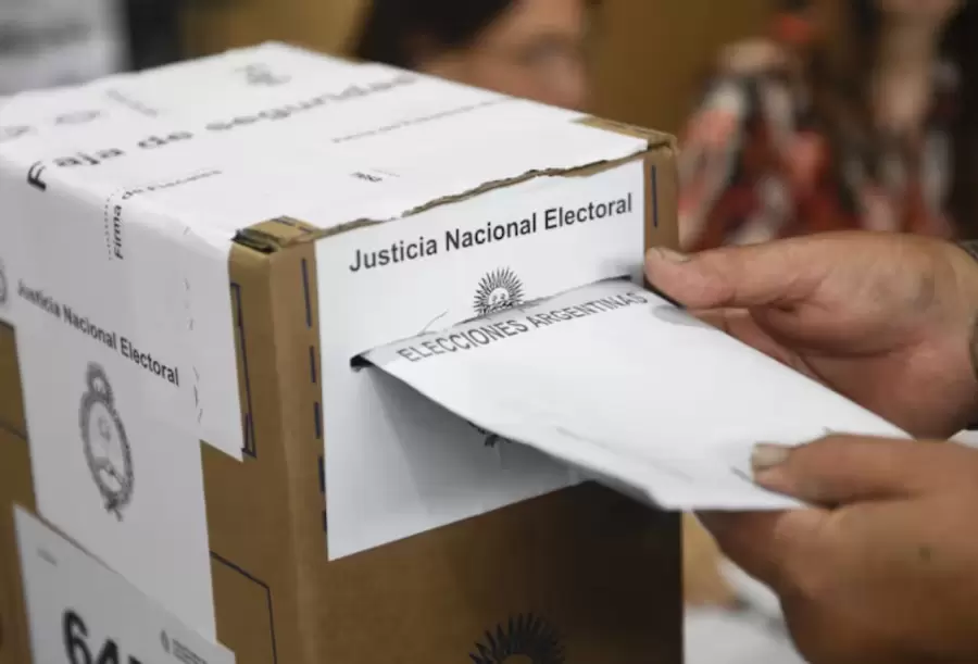 "Las elecciones de este domingo en la provincia de Buenos Aires son un anticipo de la elecci�n nacional de octubre" (G. Slavinsky)