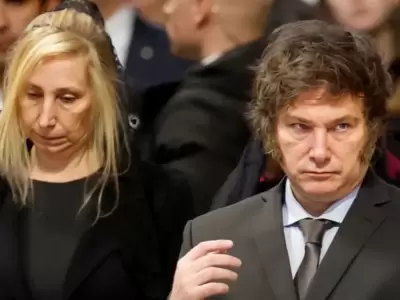 "Siempre manejaron la agenda con decisi�n y firmeza, y esta es la primera vez que se ve atosigado por errores propios" (G. Slavinsky)