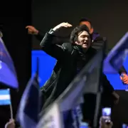 Milei encabez� el acto de cierre de la campa�a con duras referencias al kirchnerismo