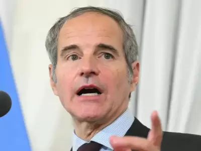 El argentino, que est� al frente del OIEA, exige la reanudaci�n de las inspecciones a los establecimientos nucleares persas.