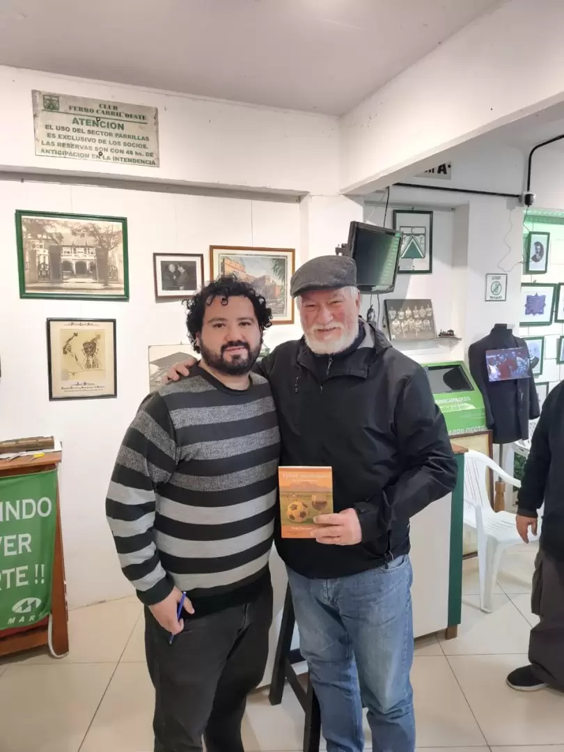 El escritor mendocino junto al escritor porte�o Eduardo Quintana