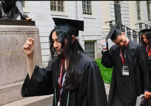 La prestigiosa universidad ha podido frenar, hasta ahora, las embestidas del presidente republicano.