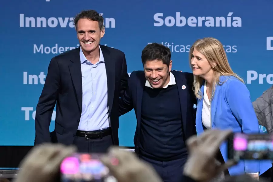 Gabriel Katopodis, Axel Kicillof y Ver�nica Magario.