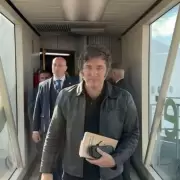 Analista advierte que los viajes al exterior de Milei "son propios de una agenda personal"