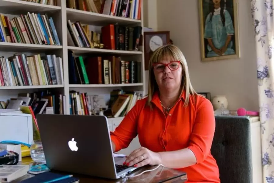 "No se escucha lo que ni�os y adolescentes desean u opinan, y eso hace que luego haya secuelas en la vida adulta" (S. Almada).