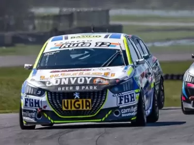 Tom�s Vitar con el auto de Gonzalo Antol�n qued� segundo en la Carrera de Invitados del TN Clase 2/ Fuente: x