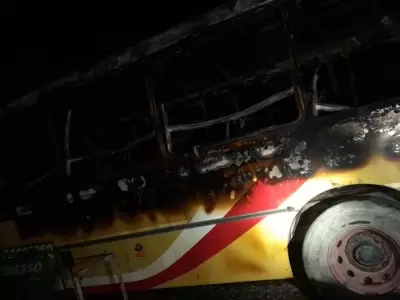 Incendio en empresa de colectivos en San Juan.